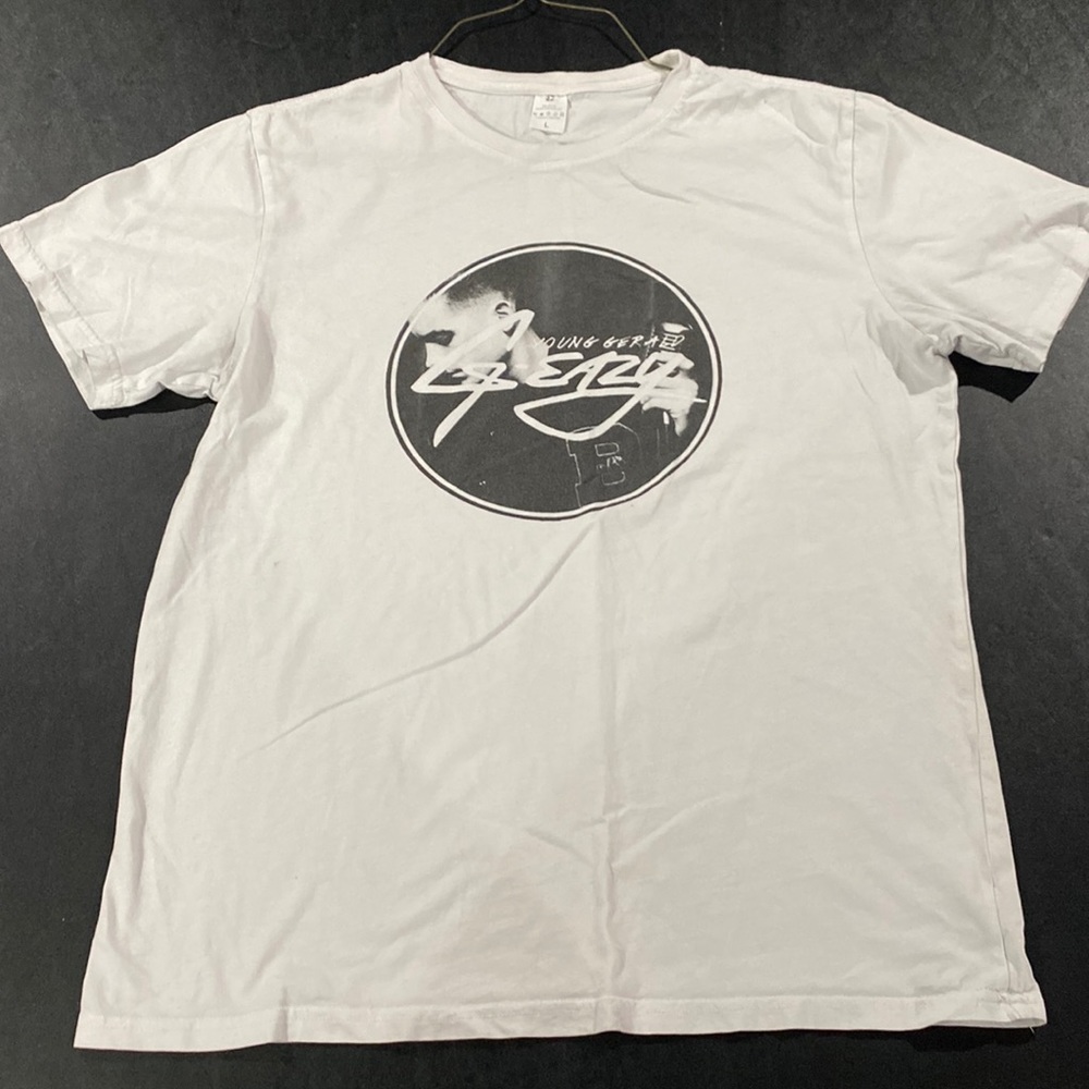 Graphic tee
